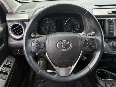 Used 2018 Toyota RAV4 XLE image 15