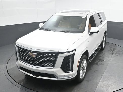 Used 2025 Cadillac Escalade Premium Luxury w/ LPO, Floor Liner Package image 42