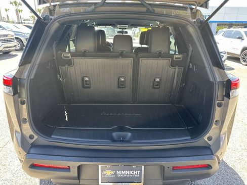 Used 2024 Nissan Pathfinder Rock Creek AWD/4WD image 32