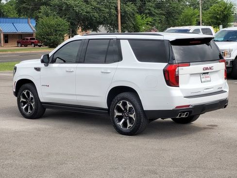 Used 2025 GMC Yukon AT4 w/ AT4 Premium Package AWD/4WD image 7