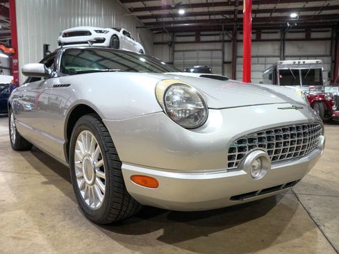 Used 2004 Ford Thunderbird Deluxe image 23