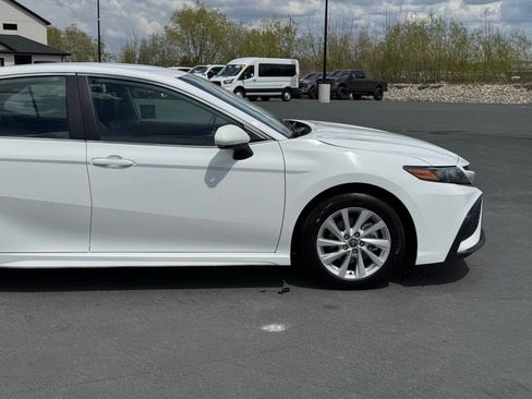 Used 2024 Toyota Camry SE FWD image 4