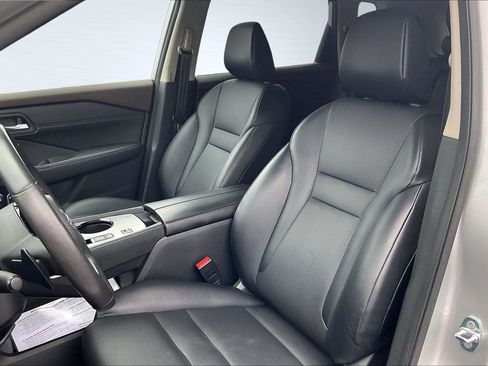 Used 2022 Nissan Rogue SV w/ SV Premium Package image 25