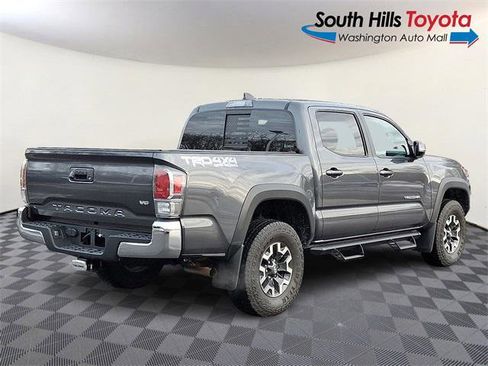 Certified 2022 Toyota Tacoma TRD Off-Road image 6