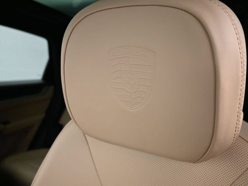 Certified 2026 Porsche Cayenne AWD/4WD image 10
