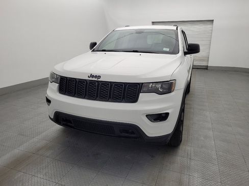 Used 2019 Jeep Grand Cherokee Laredo image 15