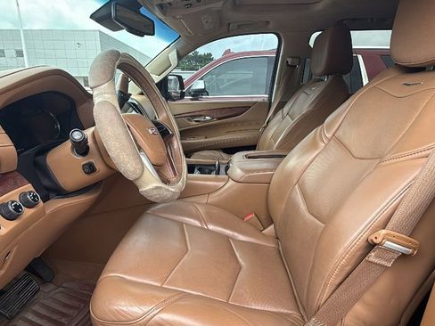 Used 2016 Cadillac Escalade ESV Platinum AWD/4WD image 4