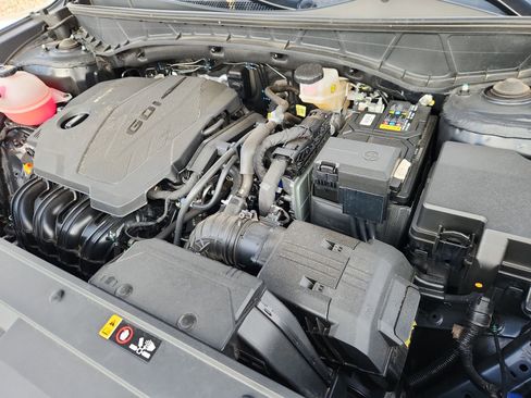 Used 2023 Hyundai Santa Cruz SEL w/ Cargo Package image 18