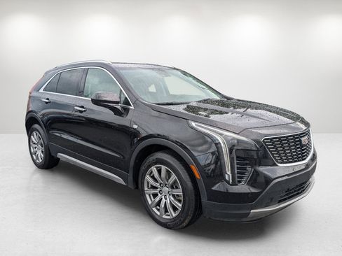 Used 2020 Cadillac XT4 Premium Luxury w/ Technology Package image 3