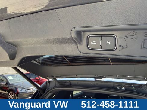 Used 2025 Ford Explorer ST-Line w/ ST-Line Street Pack AWD/4WD image 11