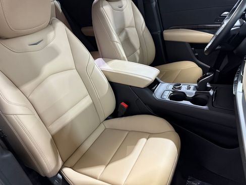 Certified 2025 Cadillac XT4 Premium Luxury image 46