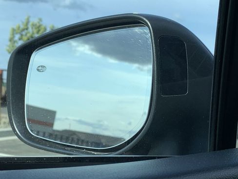 Used 2022 Subaru Ascent Touring image 14