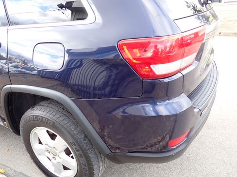 Used 2012 Jeep Grand Cherokee Laredo w/ Laredo E Group image 16