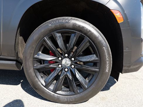 Used 2022 Cadillac Escalade ESV Sport Platinum AWD/4WD image 13