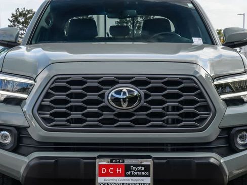Used 2023 Toyota Tacoma TRD Off-Road w/ Technology Package RWD image 5