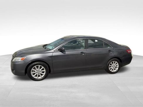Used 2011 Toyota Camry XLE w/ XLE Extra-Value Pkg #2 FWD image 31