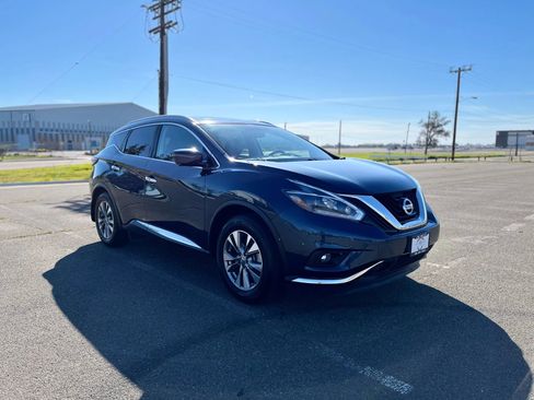 Used 2018 Nissan Murano SL w/ Moonroof Package image 3