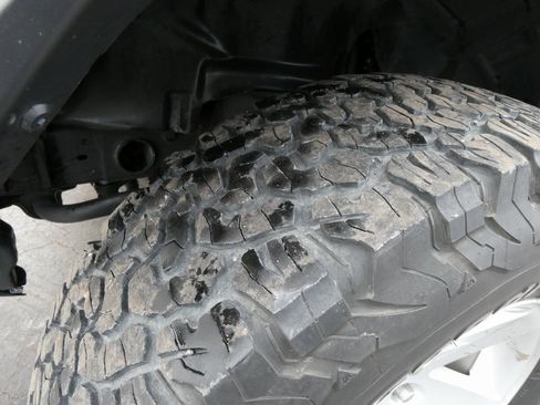 Used 2019 Jeep Wrangler Sport image 11