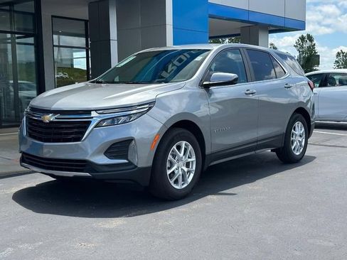 Used 2024 Chevrolet Equinox LT w/ LPO, Floor Liner Package FWD image 2