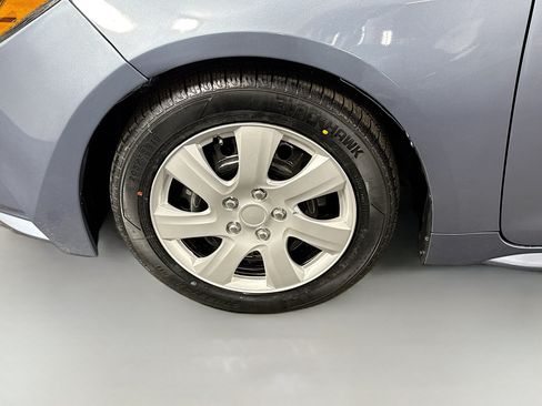 Used 2021 Toyota Corolla LE FWD image 37