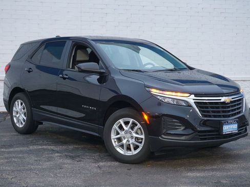 Used 2024 Chevrolet Equinox LS w/ LS Convenience Package AWD/4WD image 3
