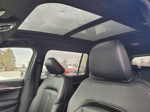 New 2025 Jeep Grand Cherokee L Limited w/ Black Appearance Package image 6