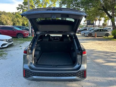Used 2026 Volkswagen Tiguan SE R-Line FWD image 7