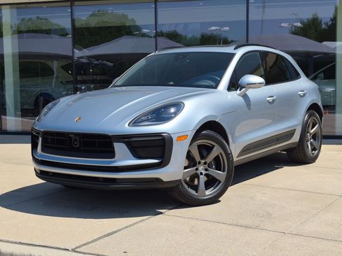 Certified 2026 Porsche Macan AWD/4WD image 1
