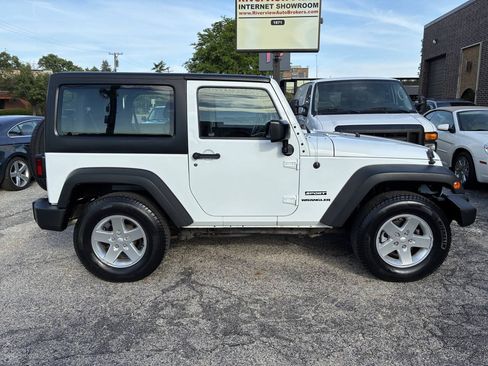 Used 2016 Jeep Wrangler Sport w/ Quick Order Package 24S AWD/4WD image 3