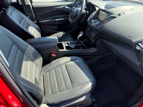 Used 2019 Ford Escape Titanium FWD image 18