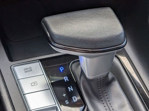 Used 2025 Hyundai Elantra SEL image 20