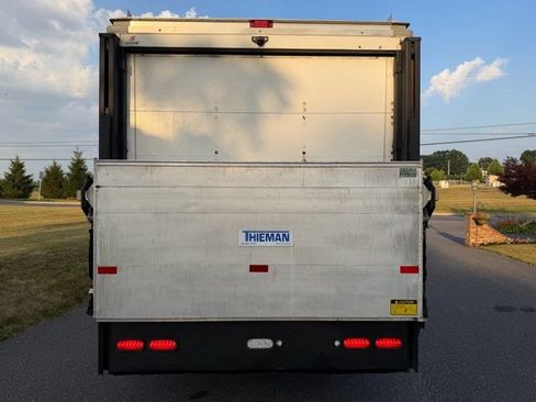 Used 2019 GMC Savana 3500 RWD image 4