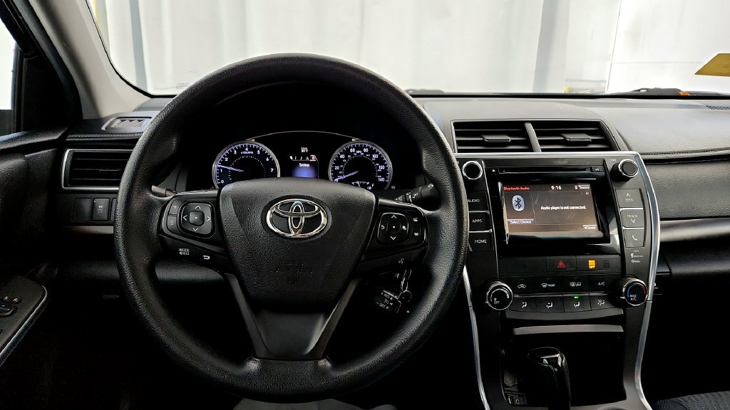 Used 2015 Toyota Camry LE w/ Moonroof Package FWD image 27