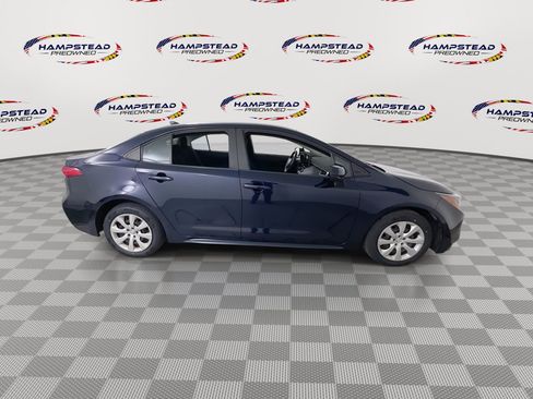 Used 2023 Toyota Corolla LE FWD image 9