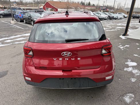Used 2021 Hyundai Venue SEL image 9