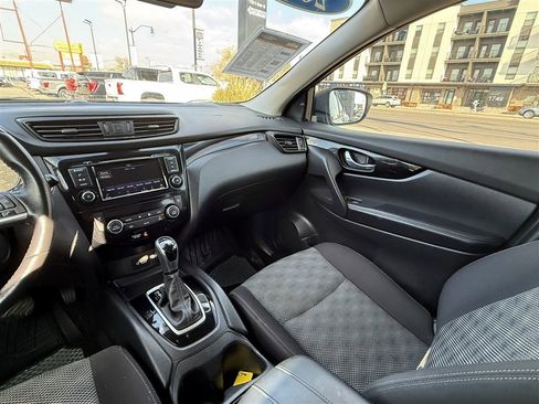 Used 2019 Nissan Rogue Sport SV w/ All-Weather Package image 27