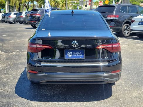 Certified 2023 Volkswagen Jetta SE w/ Black Wheel Package FWD image 6