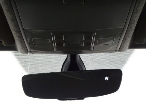 Used 2019 Volkswagen Tiguan SE image 25