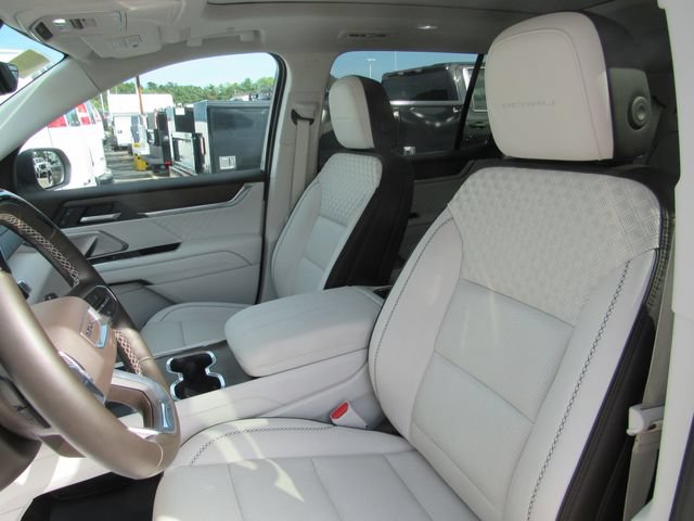 Used 2024 GMC Acadia Denali w/ Super Cruise Package FWD image 13