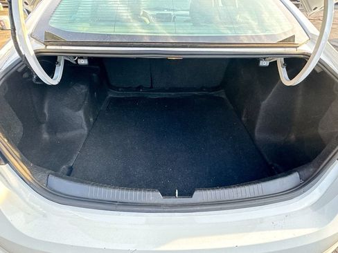 Used 2022 Chevrolet Malibu LT FWD image 29