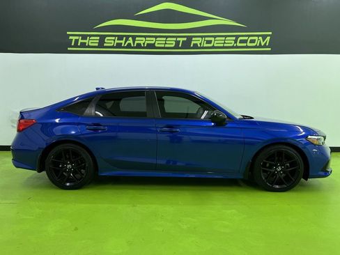 Used 2023 Honda Civic Sport image 11
