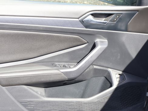 Used 2024 Volkswagen Jetta SE w/ Panoramic Sunroof Package image 21