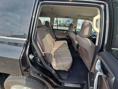 Used 2023 Lexus GX 460 Premium w/ Premium Package image 8