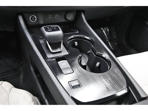 Used 2023 Nissan Rogue SV image 24