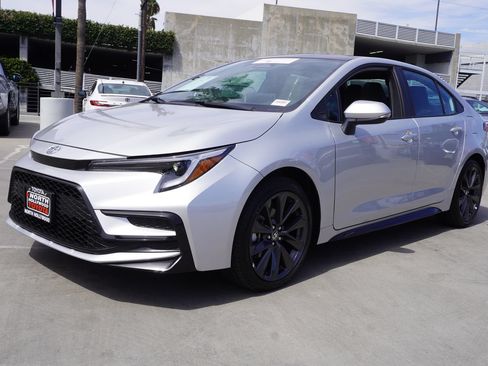 Certified 2026 Toyota Corolla XSE FWD image 4