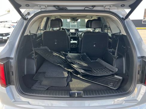Used 2022 Kia Sorento EX w/ Panoramic Sunroof Package image 32
