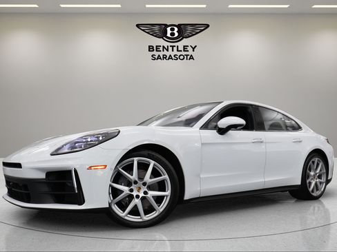 Used 2024 Porsche Panamera image 1