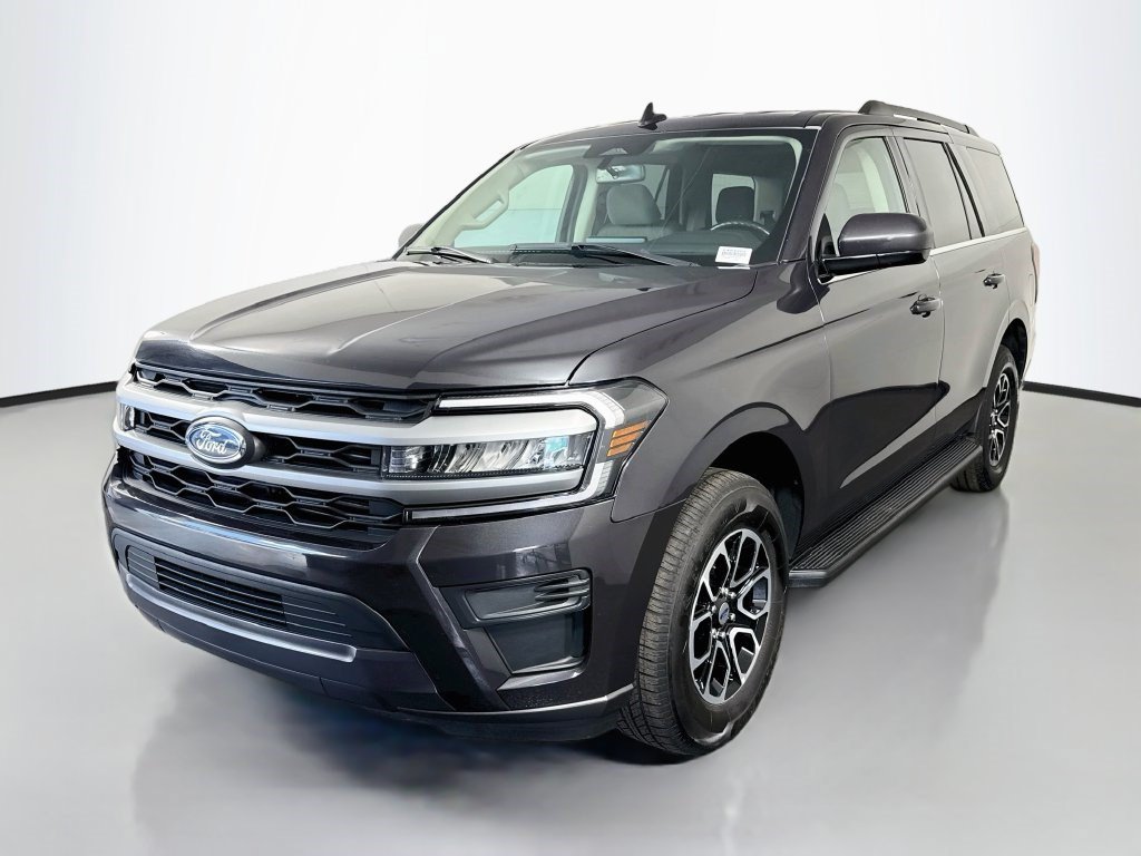 Used 2024 Ford Expedition XLT RWD image 4