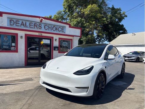 Used 2022 Tesla Model Y Performance AWD/4WD image 2