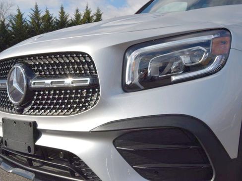 Used 2022 Mercedes-Benz GLB 250 4MATIC w/ AMG Line image 14